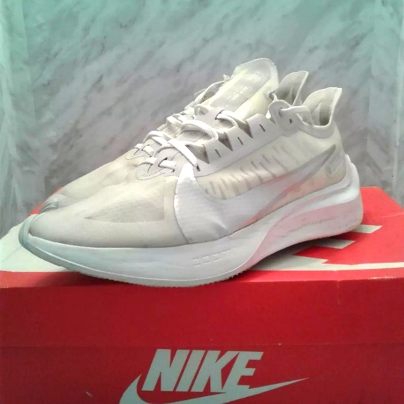 Nike Zoom Gravity Sneaker Womens’s Size 9.5 mens sz 8 Platinum Tint BQ3203-001 - Picture 1 of 8